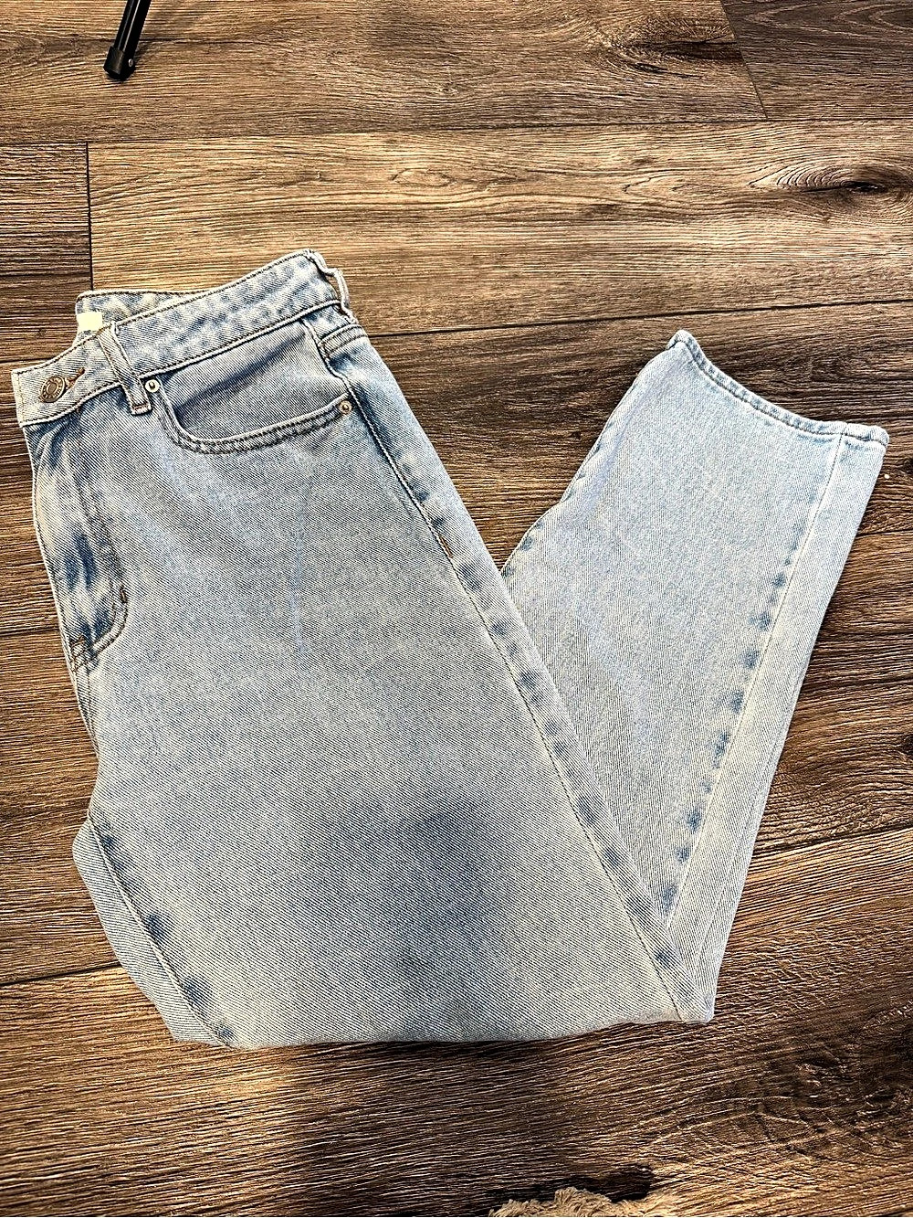 Pacsun Mom Jean Light Wash Waist 26